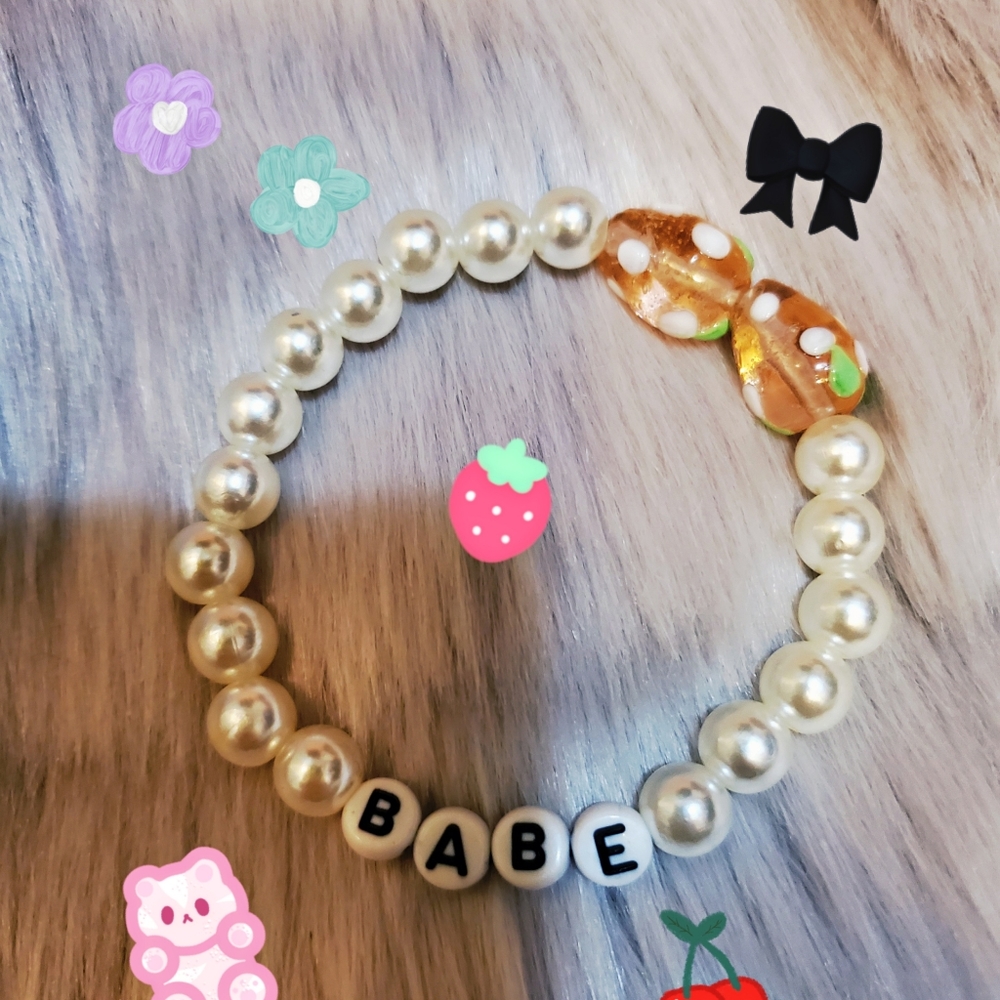 BABE beaded bracelet